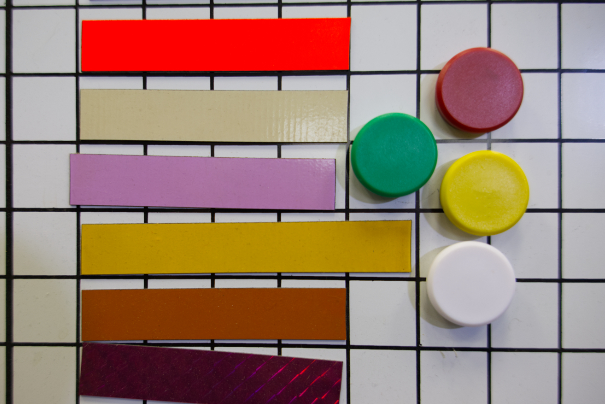 Magnetické pásky a magnety můžou pomoct s rychlou orientací.