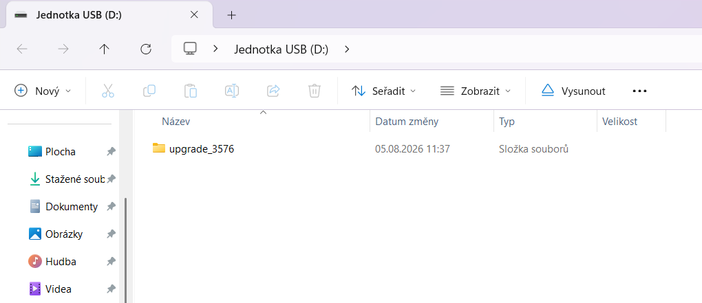Zobrazení extrahovaného souboru na USB disku.
