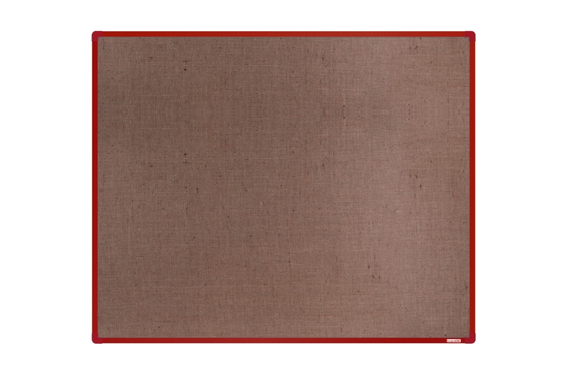Jutová nástěnka s červeným rámem Textilní nástěnka na zeď boardOK 150x120. Jedná se o doprodej a akce platí pouze do vyprodání zásob. #1