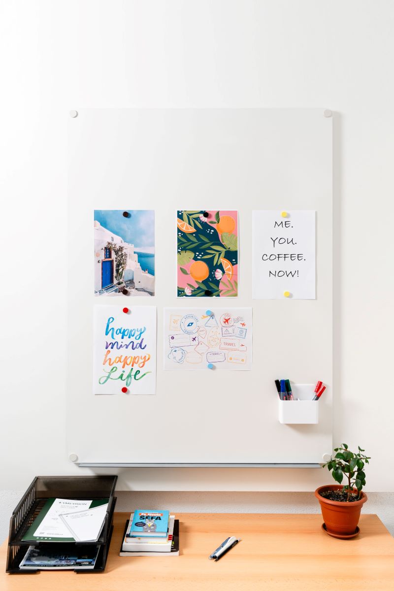 Bezrámová keramická tabule na fixy Bílá bezrámová magnetická tabule na fixy 60x90 cm. #4