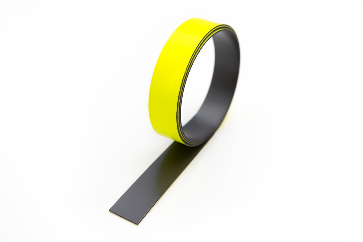 Magnetický pásek žlutá fluorescentní Popisovatelný magnetický pásek pro rozvrhové a plánovací tabule ekoTAB. #1