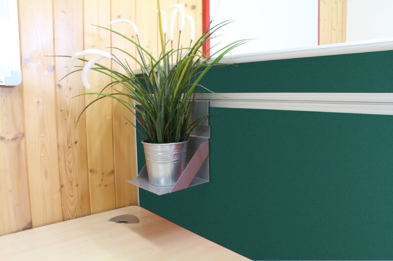 Stolový akustický paraván AKUSTIK zelený Akustický kancelářský paraván s textilním povrchem v barvě zelená a zaobleným rámem o rozměru 180x80. #5