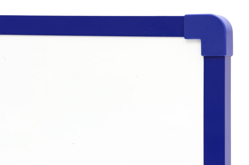 Tabule s obrázkem Kytičky Bílá magnetická tabule s potiskem Kytičky a modrým hliníkovým rámem doNOTE 80x50. #2